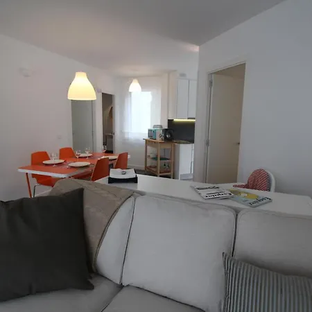 Apartamento 2 Con Piscina Y Jardín